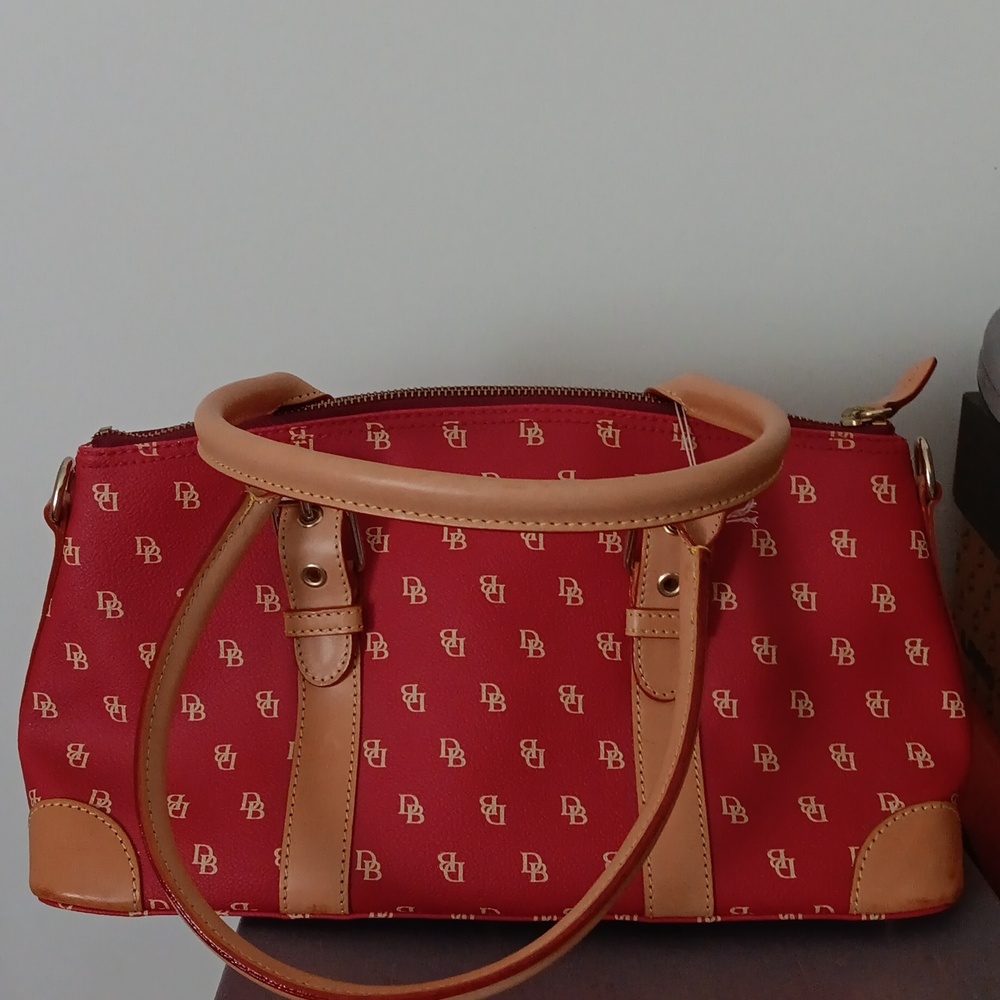 Dooney & Bourke